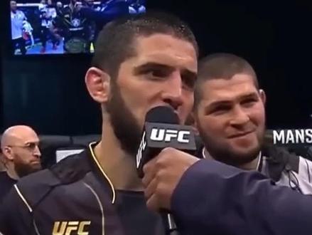 兄弟情,马哈切夫降服奥利维拉获得轻量级冠军腰带,赛后感恩小鹰父子,是你们成就了我#马哈切夫降服奥利维拉 #ufc280#马哈切夫 #查尔斯奥利维拉 #mma