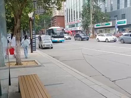 咸阳公交19路等线路绕行通告
广大市民、乘客朋友们:
根据咸阳市雨污分流改造工程安排,市住建局计划于2025年7月15日至2026年1月10日对文汇路(联盟一路至联盟三路段)进行封闭施工。期间,公交19路、23路、55路和18路双向无法通行。为保证线路正常运行,自道路封闭之日起,我公司对上述4条线路临时调整如下:
一、19路车辆由马泉始发,行驶至玉泉路东口后,绕行秦皇路、人民路至中心广场十字恢复原线路(双向绕行)。线路绕行期间临时取消秦皇北路、毕塬路、联盟三路、文汇路及乐育北路沿线站点的停靠。
二、23路车辆由新阳光市场始发,行驶至七厂十字后,绕行秦皇路、毕塬路至联盟三路北口恢复原线路(双向绕行)。线路绕行期间临时取消人民路、乐育北路、文汇路及联盟三路沿线站点的停靠。
三、55路取消现有双向绕行乐育北路、人民路和新兴南路的绕行方案,将起点站临时由陕西工院南门调整至新兴北路与文汇路交叉口。期间临时取消“陕西工院南门”“陕西工院”“联盟一路”和“民院什字(路北)”等站点的停靠。
四、18路保持现有双向绕行民生西路和新兴南路的绕行方案。期间继续临时取消“乐育北路”“陕西工院南门”“陕西工院”“联盟一路”和“民院什字(路北)”等站点的停靠。
以上绕行线路均在沿途公交站点停靠,线路恢复时间以现场施工进度为准。望广大市民相互转告,给您带来的不便,敬请谅解!
咸阳市公共交通集团公司
2025年7月11日
备注:线路绕行图片摘自咸阳公交集团微信公众号!#咸阳 #咸阳公交 #城市公交 #交通出行 #线路有终点服务无止境