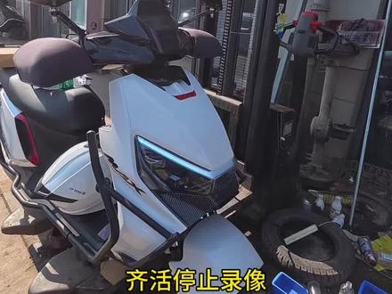 #电动车 金箭峰神1100升级减震弹簧!原厂锂电落地一万多,外观设计非常有战斗气息…#懂你个董#锂电池#第一视角#修车