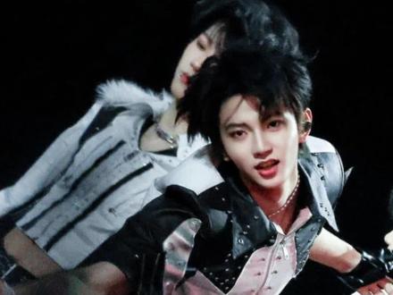 穆祉丞 在我手机里循环转圈到底什么意思!#穆祉丞 #转圈 #美杜莎 #新年音乐会 #时代峰峻