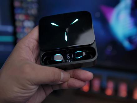 游戏玩咖必备,颜值与性能兼顾的电竞级耳机联想TG01,快叫你对象给你安排#蓝牙耳机 #游戏耳机 #联想耳机