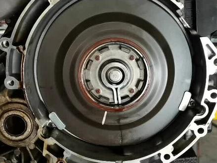 福特蒙迪欧 致胜 湿式双离合自动变速箱,型号MPS 6 变速箱前油封 缓冲胶垫及飞轮中心讨套拆装中