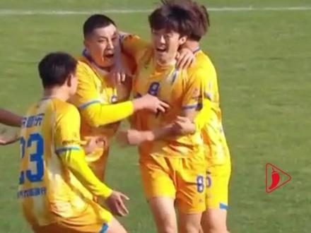 12月6日,湘超联赛常规赛最后一轮益阳队vs张家界队,开场6分钟,张家界队8号球员于跃龙进球,比分1:0暂时领先益阳队。