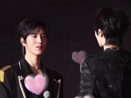 28日见面会我的三大锤点!啊啊啊啊啊啊!!!
真的太幸福了!
#黄星 #邱鼎杰 #邱鼎杰黄星澳门 #星有千千杰 #cp