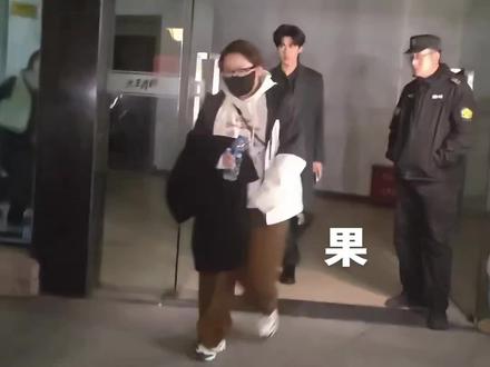 金融界来了位律师。史呆芬依旧权威,ak也帅#文韬 #文韬stefan #李晋晔 #初入职场金融季