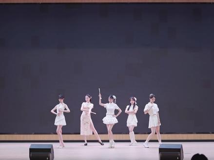 在隔壁20w人看过的咏春舞蹈完整版! 人生第一个古风舞台get!咏春这个歌真的好好听!!!超级喜欢这个舞,会不会有人停下来看完?!(🙏许愿七朵老师们能看见
#国风舞蹈 #古风舞台表演 #校园演出记录 #咏春 #七朵组合