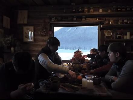 相遇是解药
“我所理解的生活 就是 爱人 朋友 都在一起”
#阿哲和倩怡 #阿哲什么都会 #超长vlog