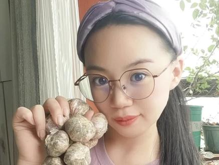 如何编蒜辫子#蒜辫子详细教程#生活的烟火气息 #田园生活乐趣多 #记录生活中的小美好 @奏耐天津