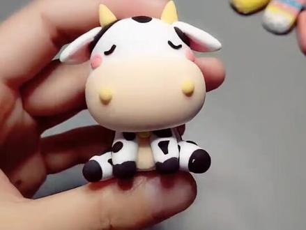 捏一只超级简单滴呆萌小奶流,#超轻粘土手工 #奶牛 #小奶牛