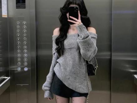 手持加特林拍照ai指令教程来了,过年就这样拍,和姐妹一起手持加特林,所念皆星辰,崩走霉运。#加特林烟花 #手持加特林所愿皆成真 #豆包ai#豆包p图已经nextlevel了#过年氛围提前搞起来了 #过年就这样拍