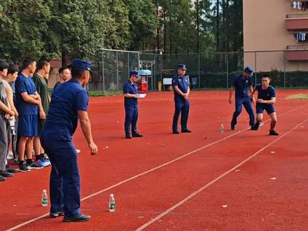 5*10折返跑考核。