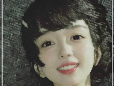 “此刻明眸皓齿具象化了” #苏教版教材 #苏教版语文 #明眸皓齿 #教材插画 #万万没想到