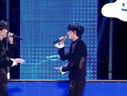 橹穆双人舞台封神!冰川撞暖阳宿命感拉满✨#王橹杰#穆祉丞#明星#娱乐