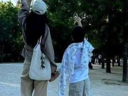 Angelababy带小海绵回沪,是准备过年了吗?