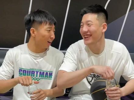“中锋和后卫的友谊莫过于青梅竹马。”来说说你是怎么从一群菜鸡中选中他的故事吧@野球帝🏀魏师傅 @野球帝 #野球帝courtman #chasethemoment