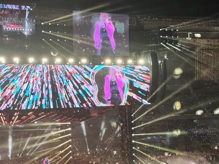 特殊的离场方式🥹,我们一起奔向火星乐园2.0
#华晨宇深圳演唱会 #华晨宇体育场四面台 #华晨宇我爱你 #华晨宇2025演唱会 #欢迎回家