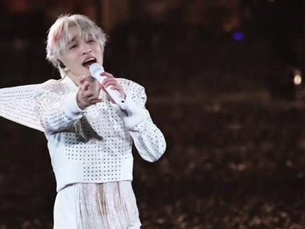 用心宠粉还得是你啊薛之谦! #薛之谦与薛之谦Ai机器人共唱骆驼 #薛之谦 #薛之谦万兽之王巡回演唱会