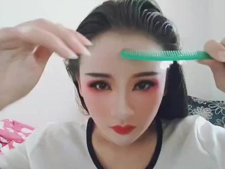 昭君的发型教程。有谁知道这是仿哪位名家的昭君款头饰么?