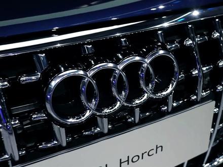 A8L Horch霍希创始人版 如今A8德国官网宣布停产,再不努力就没办法开着霍希接回曾经自卑的自己了
天经地纬六横十二纵,@出三年内有能力拿下它的人
#dou是好车 #摄影 #奥迪 #霍希版a8l #氛围感