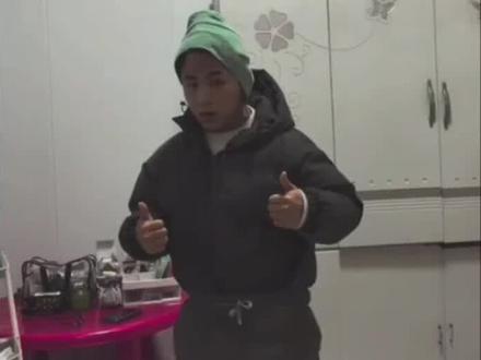 豆包帮你搭配的衣服总没错,这 100% 回头率😝
#穿搭 #豆包 #男孩穿搭 #回头率爆棚