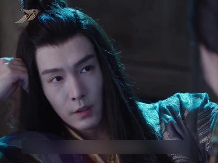 当魔教教主聂喆对孙若水说你的好儿子回来了,我才知道慕清晏的身世到底有多凄惨,慕清瞳的父亲慕正明一生都被聂恒城的算计,为了防止慕正明脱离自己的掌控,就从天罡地煞营里,寻到一貌美娴静的女暗卫!#好剧推荐 #二创激励计划 #江湖夜雨十年灯 #古装