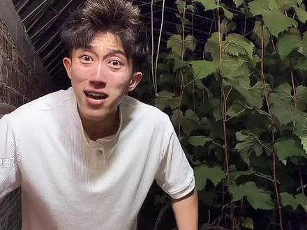 @锦州小帅 两天前我还点赞能到榜一,当时直播间几百人,还评论索要茉莉香葡萄,哈哈哈哈,今天可都万人了,该他🔥#旱黄瓜售后