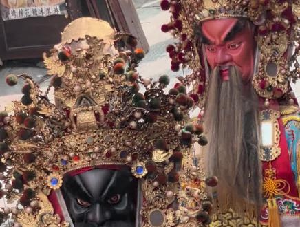 山西运城关帝爷金身巡游漳州古城赐福。 #福建游神民俗文化好热闹 当你好运要来的时候,你就会看到这个视频。必定会有好运发生!#福建游神 #神明降驾出巡