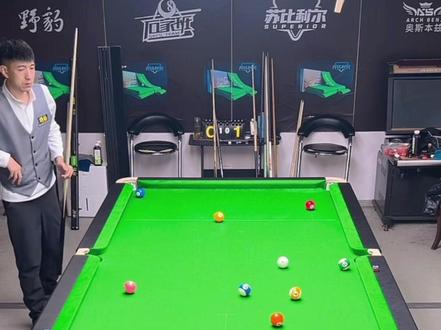 秦利文和张泰艺中八对决#秦利文 #张泰艺 #台球是一种生活