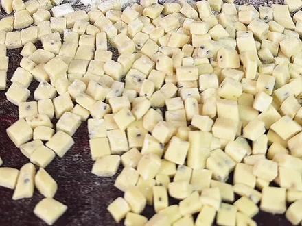 二月二龙抬头我们这的习俗吃豆子,今天两种口味的棋子豆制作分享给大家#棋子豆#二月二龙抬头 #餐饮配方技术 #家乡特色小吃 #二月二龙抬头传统习俗