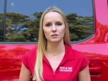 TikTok美国爆品一周盘点54 1.迅猛龙骑士套装
不用回侏罗纪,你就能化身龙骑士,成为万圣节party上最der的仔~这款欢乐的迅猛龙套装,进入十月后,销量开始飞涨,前两周已经卖出了3500套,单日最高销量605套。
@ denofdeals
2. 紧急情况信息卡
带有醒目标志,提前写上身份血型联系人等信息;危险来临无法说话时,便于救援人员及时了解情况进行施救,可贴在车上和安全座椅上。这款产品单月销量3200份,单日最高销量605件。
@ rothidtag
3. 电动搅拌杯
如果你想安静喝咖啡,不想找勺子搅拌,可以试试这个杯子,按下按钮,强大磁力将咖啡搅拌均匀。这款产品单月销量2.8万份,单日最高销量2900件。
@shopwithx
关注我们带您了解全球TikTok上意想不到的爆品
#tiktok #跨境电商 #tiktok选品 #美国 #echotik