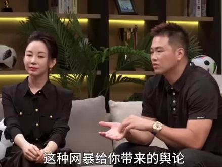 泪目😭非常佩服王哲林自始至终没提过这件事,即使在被网暴后他依然选择沉默自己一个人扛下所有#王哲林 #孟铎透露王哲林被网暴的真相#中国男篮世界杯