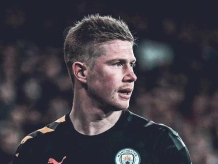 自带精确导航的男人!#送你一张壁纸 #曼城 #德布劳内