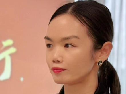 本来是我拍日常,结果不小心扒拉到纹子以前的工作照……#曾经的领导现在的媳妇 #独立男性 #姐弟恋