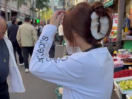 摆摊卖海鱼,红瓜子斑