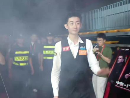吴宜泽巨星邀请赛展现人情世故!和希金斯战至双赛点决胜局,主办方做梦都要笑醒#斯诺克 #巨星邀请赛 #吴宜泽 #希金斯 #台球