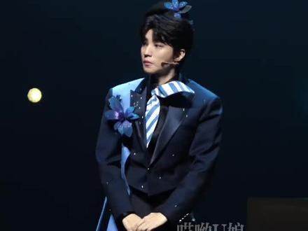 251212 谢幕
有责任感正义的小凯🥺 尊重演员尊重话剧吧
#王俊凯 #王俊凯话剧