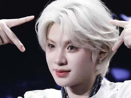 全世界都趁我不在逗我的宝宝玩! #黄明昊 #黄明昊Justin #时代少年团演唱会