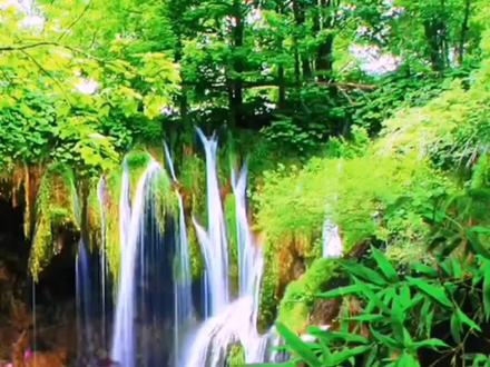 汤栩童朗诵作品《瀑布》