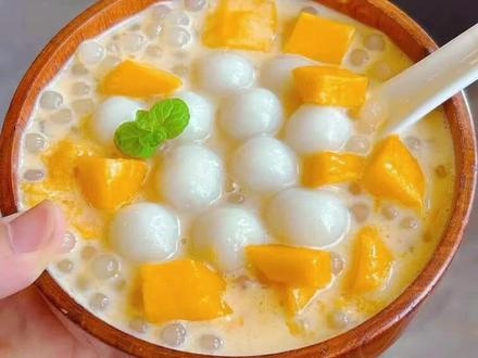 夏天最受欢迎的10道广式糖水,最后一道好吃到跺脚
#抖音美食推荐官 #美食教程 #杨枝甘露 #双皮奶 #红薯西米露
