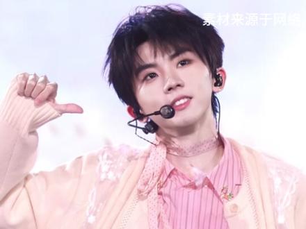 #马嘉祺马年最忠实的信徒 别人:爱你老己!马嘉祺:爱你老马! #马嘉祺#马年#马#时代少年团