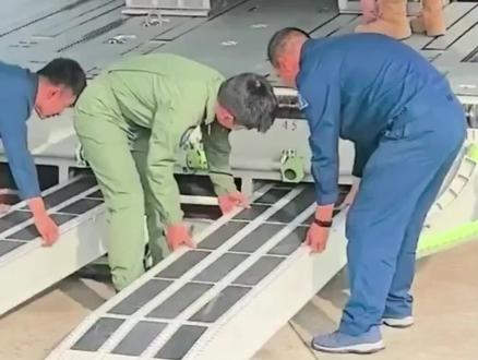 看看运20货舱尾门跳板 #珠海航展 #运20