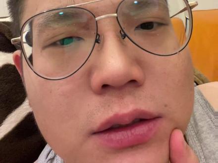 60集之前是凡人,60集之后是修仙,所以叫凡人修仙传,唯一的挂,可能就是小绿瓶吧,而且红颜知己太多了,但是依旧单身啊,这个设定牛,同时唯一没有背景的主角,跟王麻子一样啊。#凡人#凡人修仙传 #动漫 #灵笼 #韩立