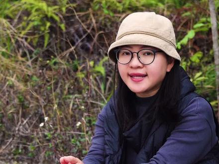 一方见地:#你好李焕英 主题曲《萱草花》唱的是什么植物?
