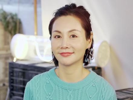 有人说:“这个社会正在惩罚不读书的人。”当了两天清洁工的富豪田北辰却说:“这个社会是极度严厉地惩罚读不成书的人。”
讲大道理很简单,感同身受却很难。评判他人,请心怀悲悯;看待自己,请心怀感恩。#富人思维 #人生感悟 #情感
