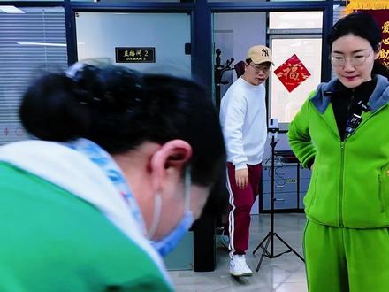 你一定要学会的手法 #刘亚萍 #推拿培训 学习点我头像进主页#膝盖痛 #手法教学 #开关绝技