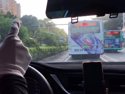 跟着大货车和公交车后面,看不到红绿灯的时候,如何避免闯红灯?#深圳陪驾 #深圳新手陪驾