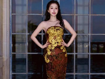 虞书欣Esther Yu身着非遗盘金绣礼服闪耀亮相gold gala!一展中国女明星风采!#虞书欣 #goldgala #虞书欣红毯
