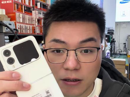 华为Nova flip小折叠屏手机屏幕坏,更换直面屏还是挺不错的选择#手机维修换屏 #novaflip换屏 #小折叠手机换屏 #折叠屏手机改直面屏 #华为小折叠手机换屏