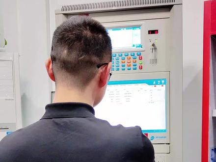 怎么样用总线控制盘去启动声光报警呢?我们一起看完整个视频……#公司日常 #每天学习一点点 #消防设施操作员 #消防考证