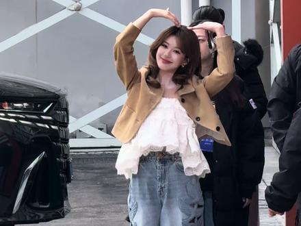 露思时隔470天终于再见到你😭#赵露思 #赵露思许妍 #不好笑就露宿街头 #许我耀眼